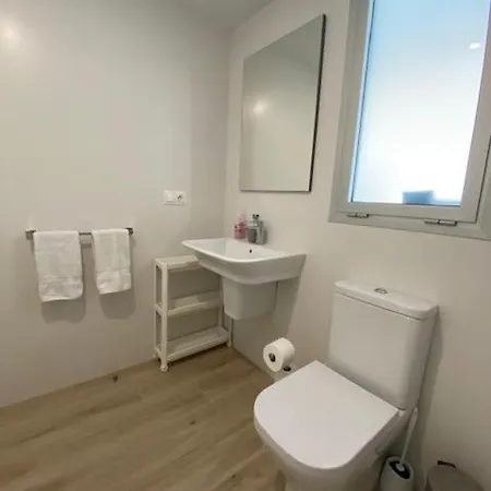 Near Sea With Mountain View, Marina Real Apartment *